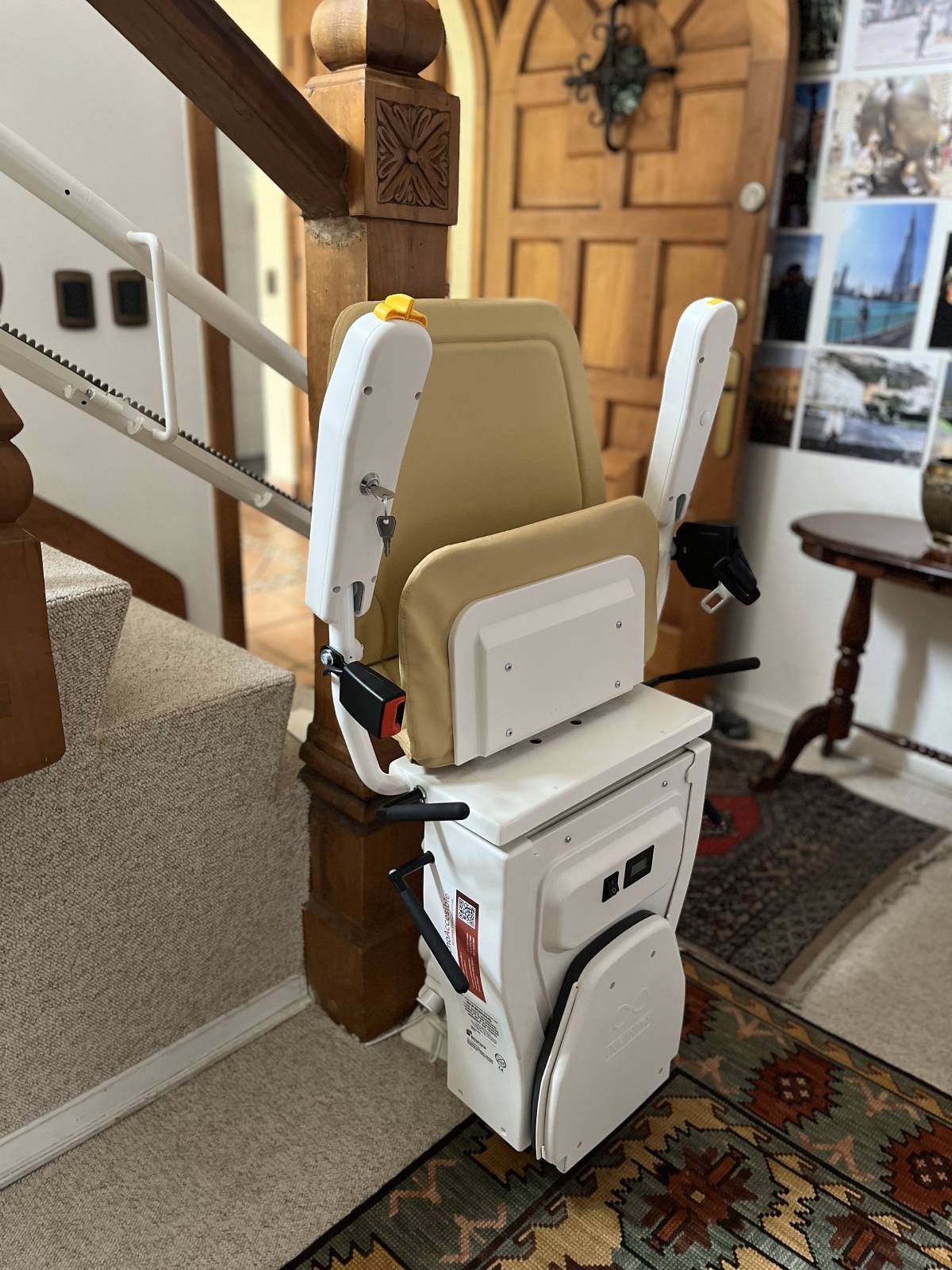 Conocé las ventajas de contar con una silla salvaescaleras