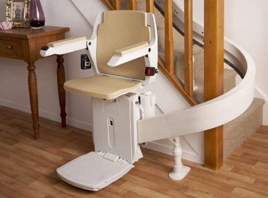 Silla Salvaescalera: la solución inteligente para recuperar la movilidad en el hogar
