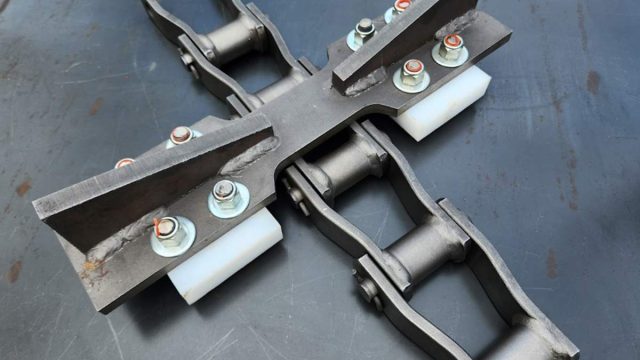 Accesorios industriales fabricados en UHMW para transportadores Redler y sistemas de arrastre de materiales de Cadenas Metalplas