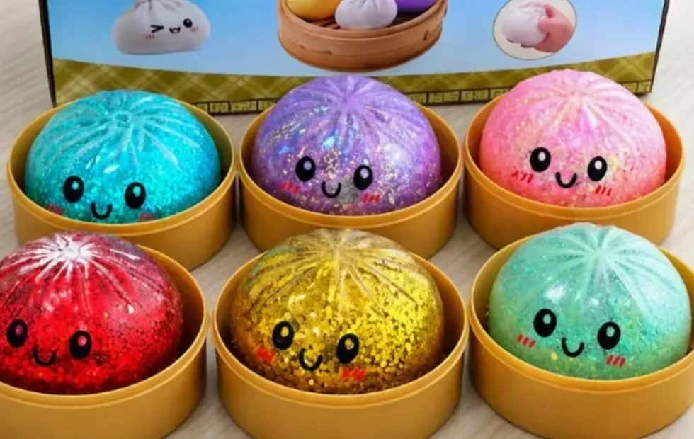 Alerta por el juguete viral Squeeze Dumpling y sus riesgos para los chicos. Imagen destacada sobre juguete viral Squeeze Dumpling. publicada en Diseño Web Rosario