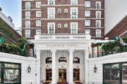 Claridge: el hotel porteño que convirtió una cuadra en patrimonio cultural. Fotografía editorial relacionada con hotel Claridge porteño. publicada en Diseño Web Rosario