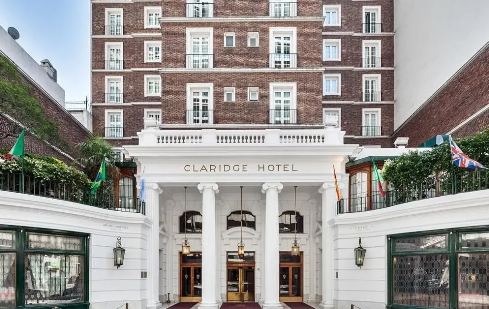 Claridge: el hotel porteño que convirtió una cuadra en patrimonio cultural. Fotografía editorial relacionada con hotel Claridge porteño. publicada en Diseño Web Rosario