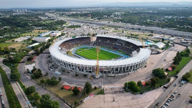 El tour del Estadio Kempes: historia, pasión y memoria en un recorrido único. Imagen destacada sobre tour del Estadio Kempes. publicada en Diseño Web Rosario