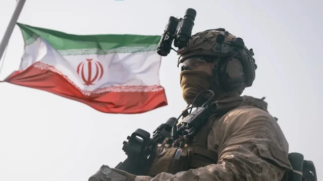 Estados Unidos e Irán intensifican ataques y crece la tensión sobre el comercio. Fotografía editorial relacionada con conflicto Estados Unidos Irán. publicada en Diseño Web Rosario
