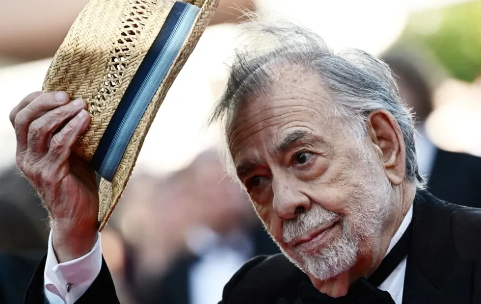 Francis Ford Coppola se recupera en Roma tras una cirugía cardíaca programada. Fotografía editorial relacionada con Francis Ford Coppola cirugía cardíaca. publicada en Diseño Web R