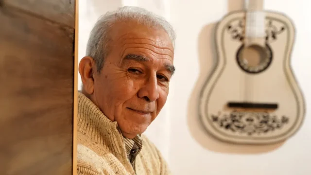 Hugo Castro, 50 años de coros y una identidad cultural que comunica. Fotografía editorial relacionada con Hugo Castro años coros identidad. publicada en Diseño Web Rosario