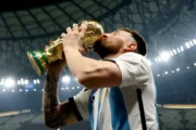 Messi irá a su sexta Copa del Mundo y renueva la ilusión de los argentinos. Fotografía editorial relacionada con Messi sexta Copa del Mundo. publicada en Diseño Web Rosario
