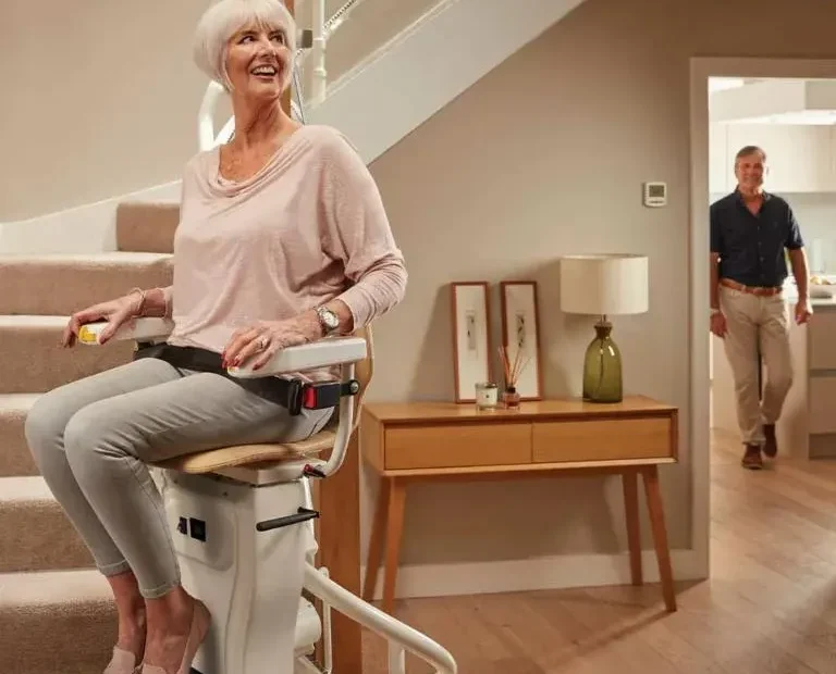 Sillas para escaleras: la solución accesible que transforma la vida en casa. Imagen destacada sobre sillas para escaleras. publicada en Diseño Web Rosario
