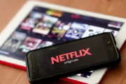 Solo una plataforma permite descargar películas en notebooks: las razones detrás. Imagen destacada sobre descargar películas en notebooks. publicada en Diseño Web Rosario