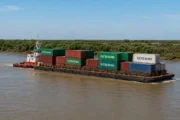 Transporte fluvial y ahorro logístico: una oportunidad que Argentina aún no aprovecha. Fotografía editorial relacionada con transporte fluvial argentino. publicada en Diseño Web Ro