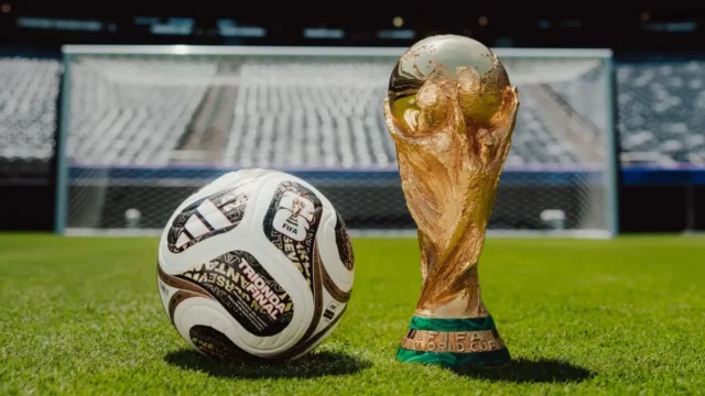 Trionda Final: la pelota dorada de Adidas que define el Mundial 2026. Fotografía editorial relacionada con Trionda Final Adidas Mundial 2026. publicada en Diseño Web Rosario
