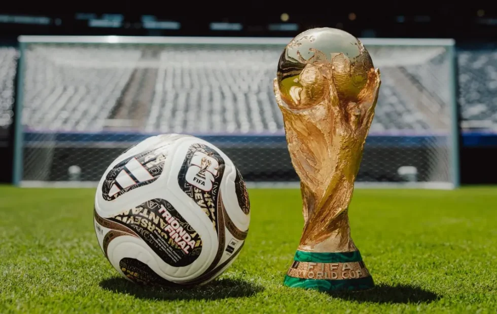 Trionda Final: la pelota dorada de Adidas que define el Mundial 2026. Fotografía editorial relacionada con Trionda Final Adidas Mundial 2026. publicada en Diseño Web Rosario