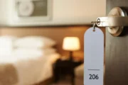Wyndham refuerza su expansión en Argentina con nuevas franquicias y tecnología. Fotografía editorial relacionada con expansión hotelera Wyndham Argentina. publicada en Diseño Web R