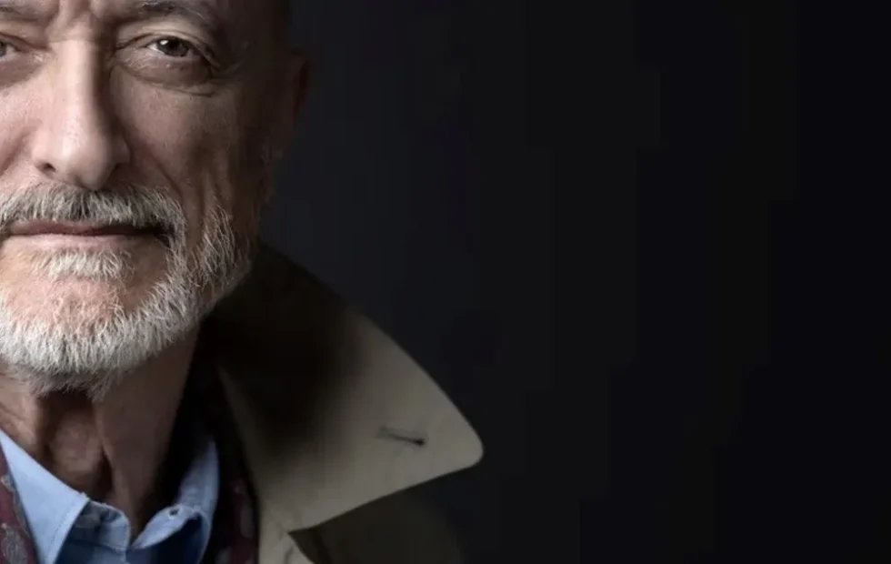 Arturo Pérez-Reverte y el valor de la memoria para contar la guerra. Fotografía editorial relacionada con memoria de guerra de Arturo Pérez-Reverte. publicada en Diseño Web Rosario