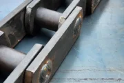 Cadenas para transportadores: claves para elegir la solución adecuada. Imagen destacada sobre cadenas para transportadores. publicada en Diseño Web Rosario