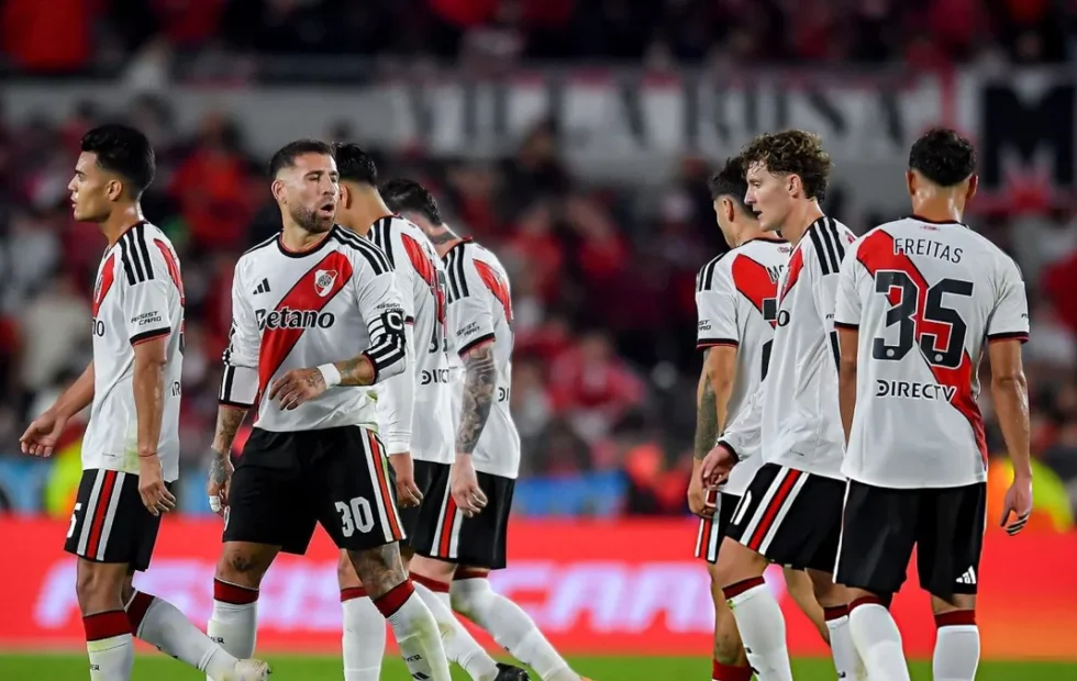 Crisis de River Plate: perdió ante Rosario Central y sigue sin puntos. Imagen destacada sobre crisis de River Plate. publicada en Diseño Web Rosario
