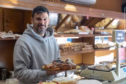 De campeón con Boca a dueño de una panadería: el nuevo oficio de Ormazábal. Fotografía editorial relacionada con campeón con Boca panadería. publicada en Diseño Web Rosario