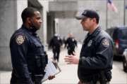 Nueva York ordena terminar 12 acuerdos policiales con ICE. Fotografía editorial relacionada con acuerdos 287(g) con ICE. publicada en Diseño Web Rosario