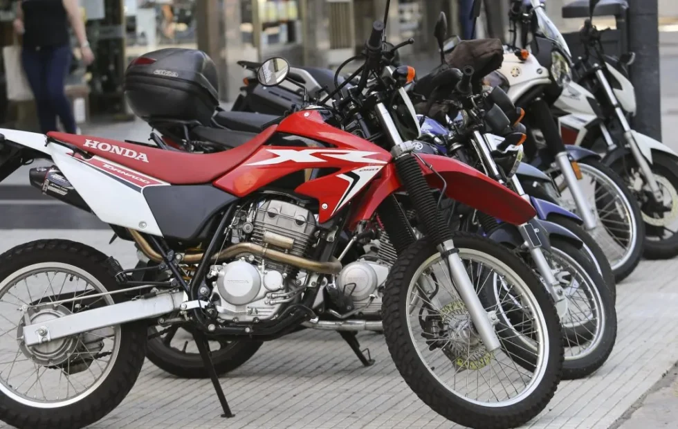 Patentamientos de motos: el mercado creció 30,4% en julio de 2026. Imagen destacada sobre patentamientos de motos. publicada en Diseño Web Rosario