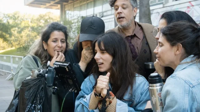 Series verticales: el formato móvil que gana terreno frente a Netflix. Imagen destacada sobre series verticales. publicada en Diseño Web Rosario