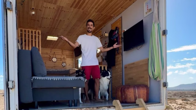 Vivir en un camión: cómo Franc Molinos convierte su hogar en una marca digital. Imagen destacada sobre vivir en un camión. publicada en Diseño Web Rosario