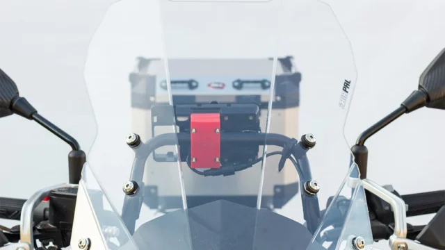 Parabrisas para Benelli TRK 502X: cómo elegir protección frontal para viajar. Imagen destacada sobre parabrisas para Benelli TRK 502X. publicada en Diseño Web Rosario
