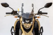 Cómo revisar la compatibilidad del parabrisas AIRPAL con la XTZ 250 ABS. Fotografía editorial relacionada con compatibilidad parabrisas XTZ 250. publicada en Diseño Web Rosario